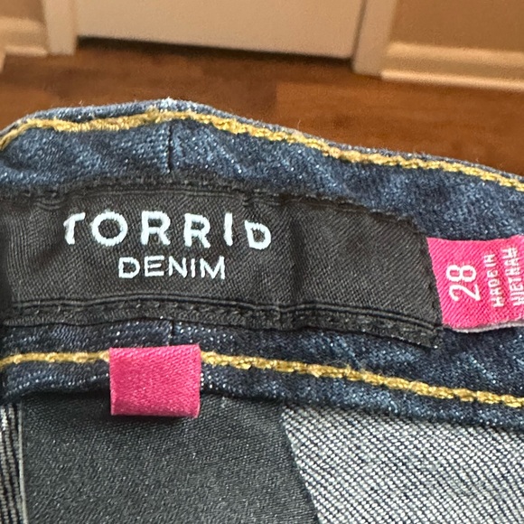 Torrid size 28 jeans - Picture 3 of 3